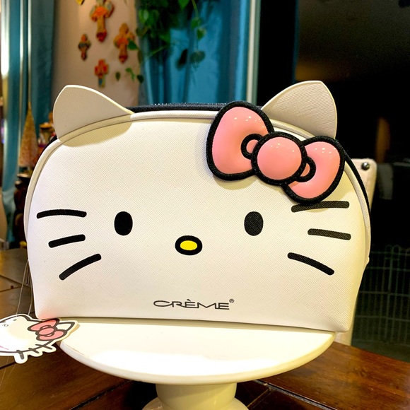 Hello Kitty Cosmetics Case - Picture 1 of 7